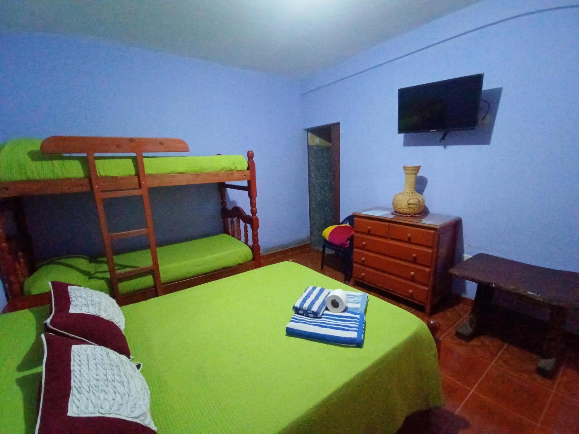 Hostal Benjamin Cafayate Exterior photo